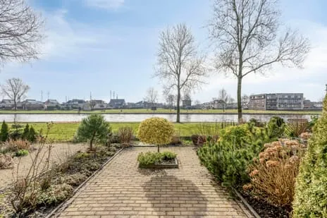 Tussenwoning te koop: Poelruit 73, Aldlân-Oost Leeuwarden