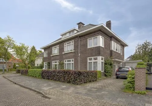 Twee-onder-één-kap te koop: Poirterslaan 3, Elzent-Noord Eindhoven