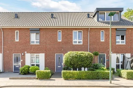 Tussenwoning te koop: Polarisstraat 47, West 1 Dongen