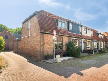 Corner house for sale: Polstraat 7, Spakenburg Bunschoten-Spakenburg