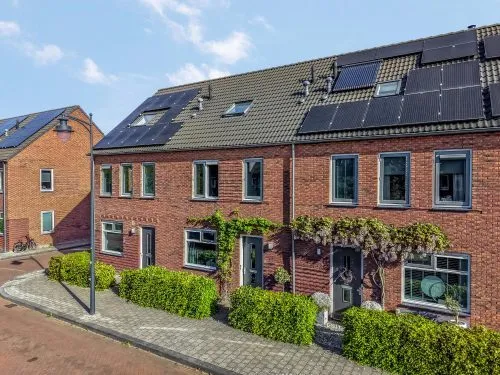 Tussenwoning te koop: Pomphuislaan 23, Enka Ede