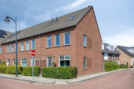 Hoekwoning te koop: Pomphuislaan 45, Enka Ede