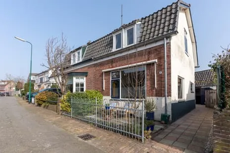 Twee-onder-één-kap te koop: Pompstraat 9, Oude-Oosterhei Baarn