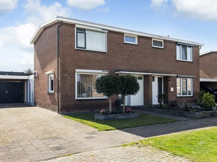 Twee-onder-één-kap te koop: Poolcirkel 12, Klazienaveen-Noord Klazienaveen