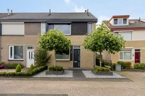 Corner house for sale: Poolster 34, Sterrenbuurt Oosterhout (Nb)