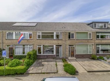Tussenwoning te koop: Poolsterstraat 54, Planetenbuurt-Noord Alphen Aan Den Rijn