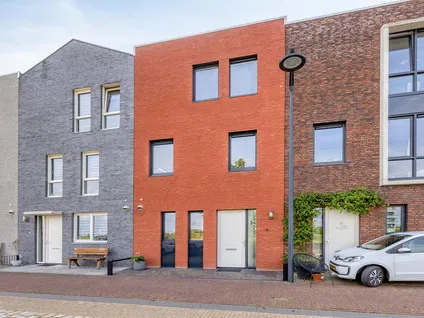 Tussenwoning te koop: Poortkade 84, Poortambacht Zierikzee
