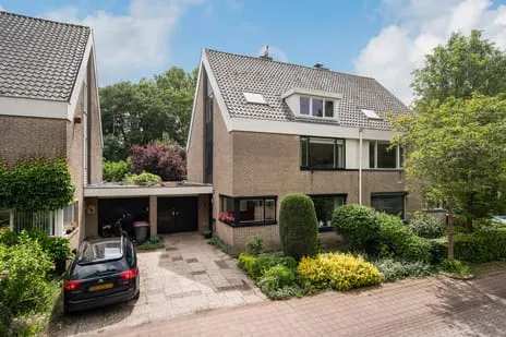 Tussenwoning te koop: Popelenburg 5, Koningshof Pijnacker