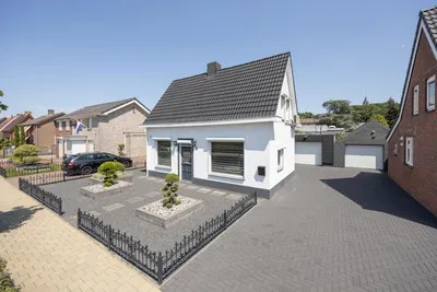 Vrijstaande woning te koop: Poppestraat 80, Sint Willebrord St. Willebrord