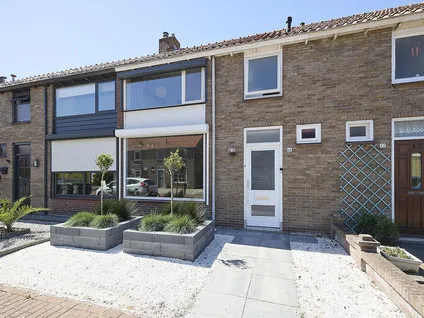 Tussenwoning te koop: Populierenstraat 14, Triniteit Terneuzen