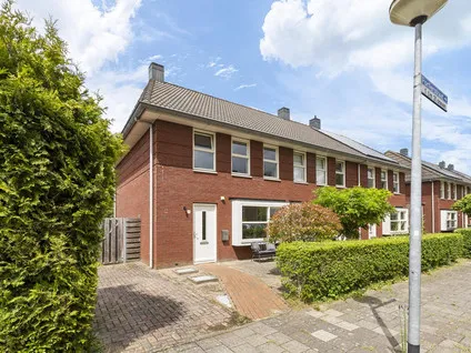 Corner house for sale: Porfierstraat 31, Vinkhuizen-Zuid Groningen