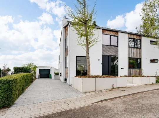 Twee-onder-één-kap te koop: Porthoslaan 27, Biesland Maastricht