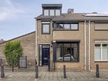 Tussenwoning te koop: Postduifstraat 18, Heer Maastricht