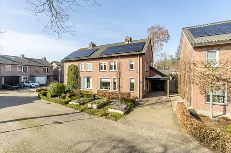 Twee-onder-één-kap te koop: Postelplein 4, Oostelbeers Oost West En Middelbeers