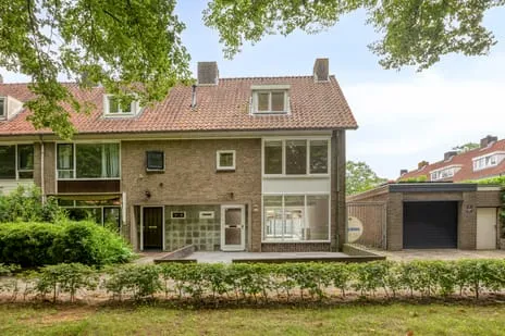 Corner house for sale: Postelse Hoeflaan 122, Jagersbuurt Oost Tilburg