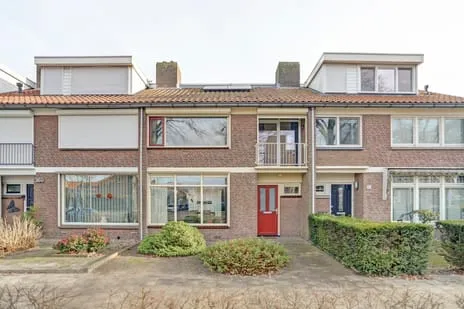 Tussenwoning te koop: Postelse Hoeflaan 362, Tiendschuur Tilburg