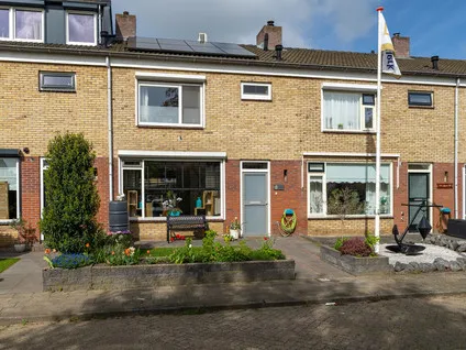 Tussenwoning te koop: Postelstraat 34, Vervoornepolder zuid Werkendam