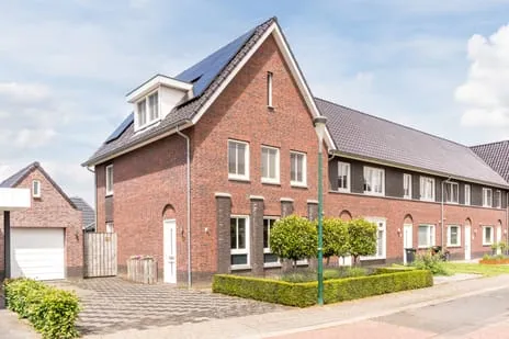 Corner house for sale: Posthoorn 17, Tiliaans-Weegbree e.o. Luyksgestel