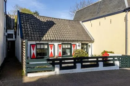Hoekwoning te koop: Poststraat 10, Centrum Zandvoort