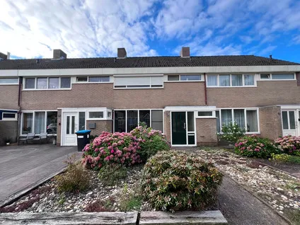 Tussenwoning te huur: Poststraat 19, Finsterwolde