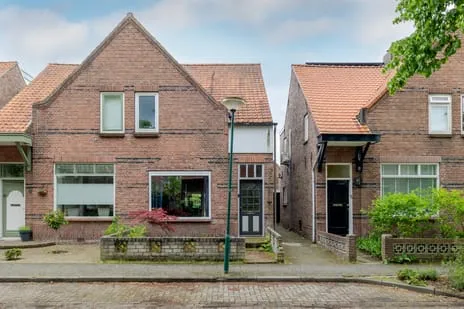 Tussenwoning te koop: Poststraat 6, Teteringen Teteringen