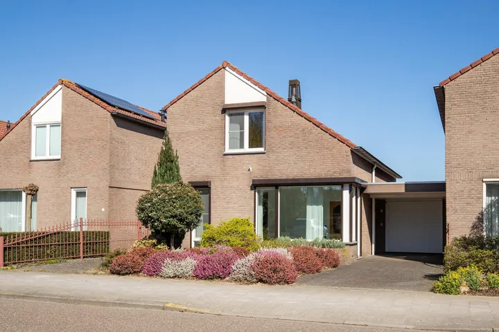 Twee-onder-één-kap te koop: Postweg 8, Hondsbroek Born