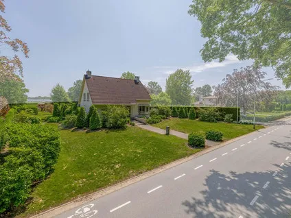 Vrijstaande woning te koop: Postweg 87, Bloemenbuurt Venlo