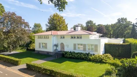 Vrijstaande woning te koop: Postweg 89, Venlo