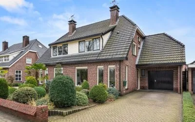 Twee-onder-één-kap te koop: Postweg 89A, Lunteren