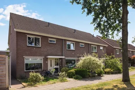Twee-onder-één-kap te huur: Potsweg 98, Roombeek-Roomveldje Enschede
