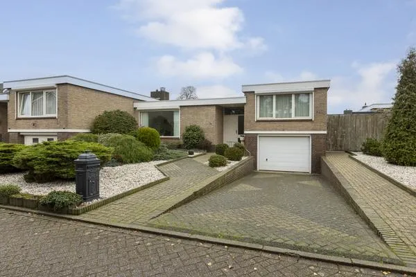 Twee-onder-één-kap te koop: Pottenbergen 2, Ossendrecht Ossendrecht