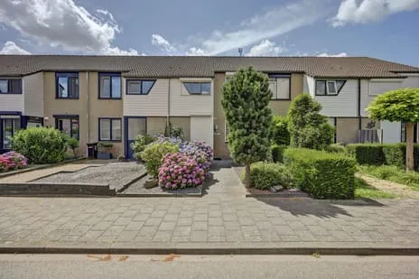 Terraced house for sale: Potterstraat 35, West Duiven