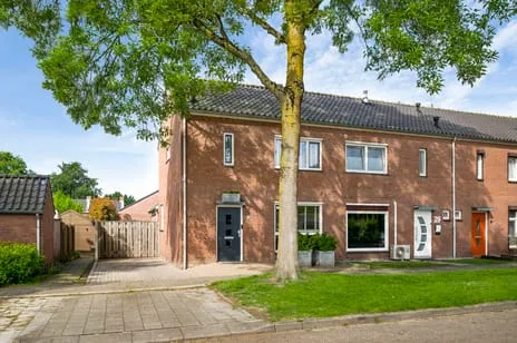 Hoekwoning te koop: Pr. Bernhardstraat 27, Molenveld Horst