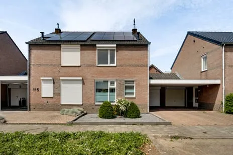Tussenwoning te koop: Praaglaan 117, Randwyck Maastricht