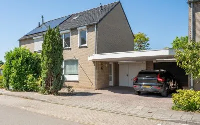 Tussenwoning te koop: Praaglaan 48, Randwyck Maastricht