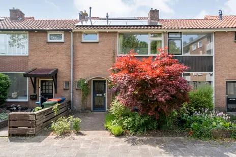 Tussenwoning te koop: Praetoriusstraat 51, Holtenbroek III Zwolle