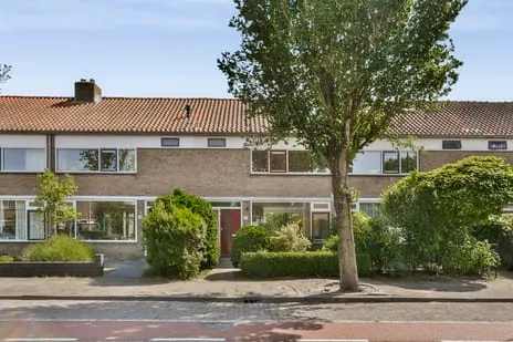 Tussenwoning te koop: President Kennedylaan 28, Bloemenbuurt Oegstgeest
