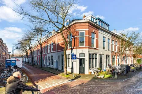 Tussenwoning te koop: President Steinstraat 1B, Transvaalbuurt Leiden