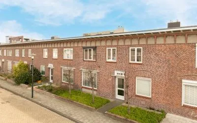 Tussenwoning te koop: President Steynstraat 7, Antoniusparochie Waalwijk