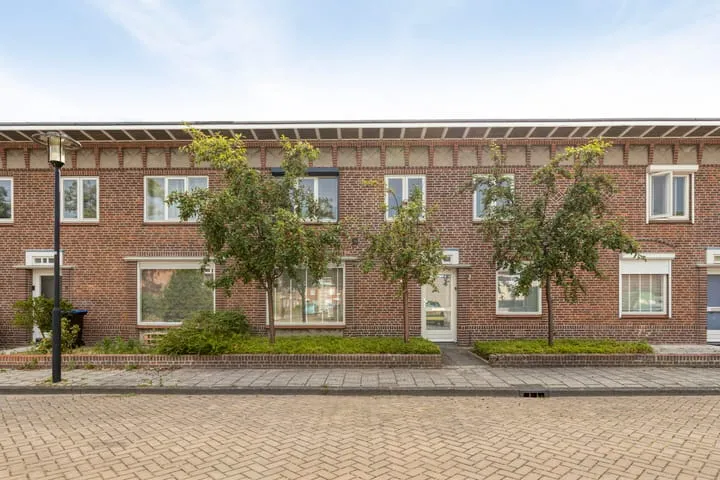 Terraced house for sale: President Steynstraat 7, Antoniusparochie Waalwijk