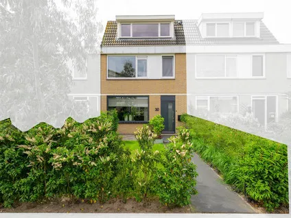 Tussenwoning te koop: President van Heelstraat 30, Dorp Hoek Van Holland