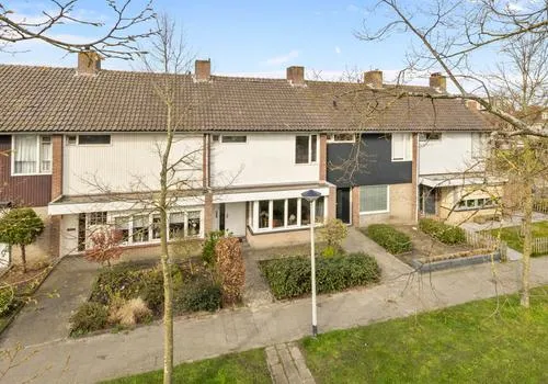 Tussenwoning te koop: President Kennedylaan 62, Kroeven-Noordwest Roosendaal