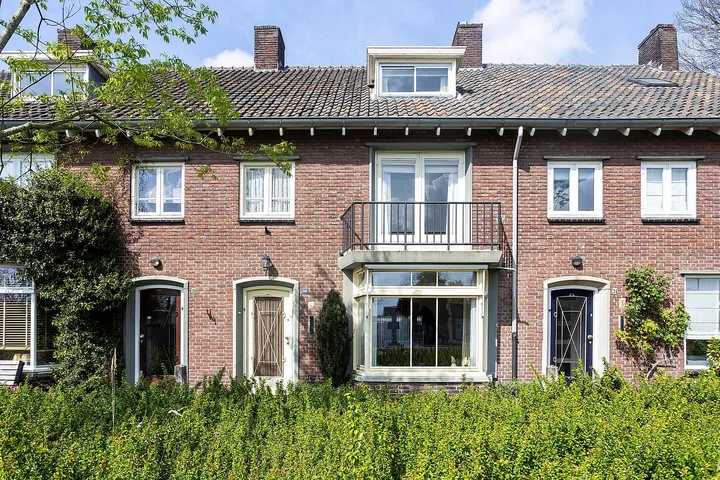Tussenwoning te koop: President Rooseveltlaan 26, Oranjebuurt Helmond
