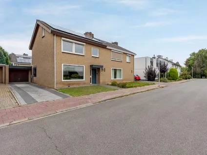 Twee-onder-één-kap te koop: Prevotlaan 11, Kollenberg-Park Leyenbroek Sittard