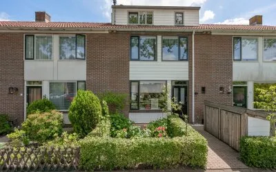 Tussenwoning te koop: Prins Bernhardlaan 41, Maartensdijk Kern Maartensdijk