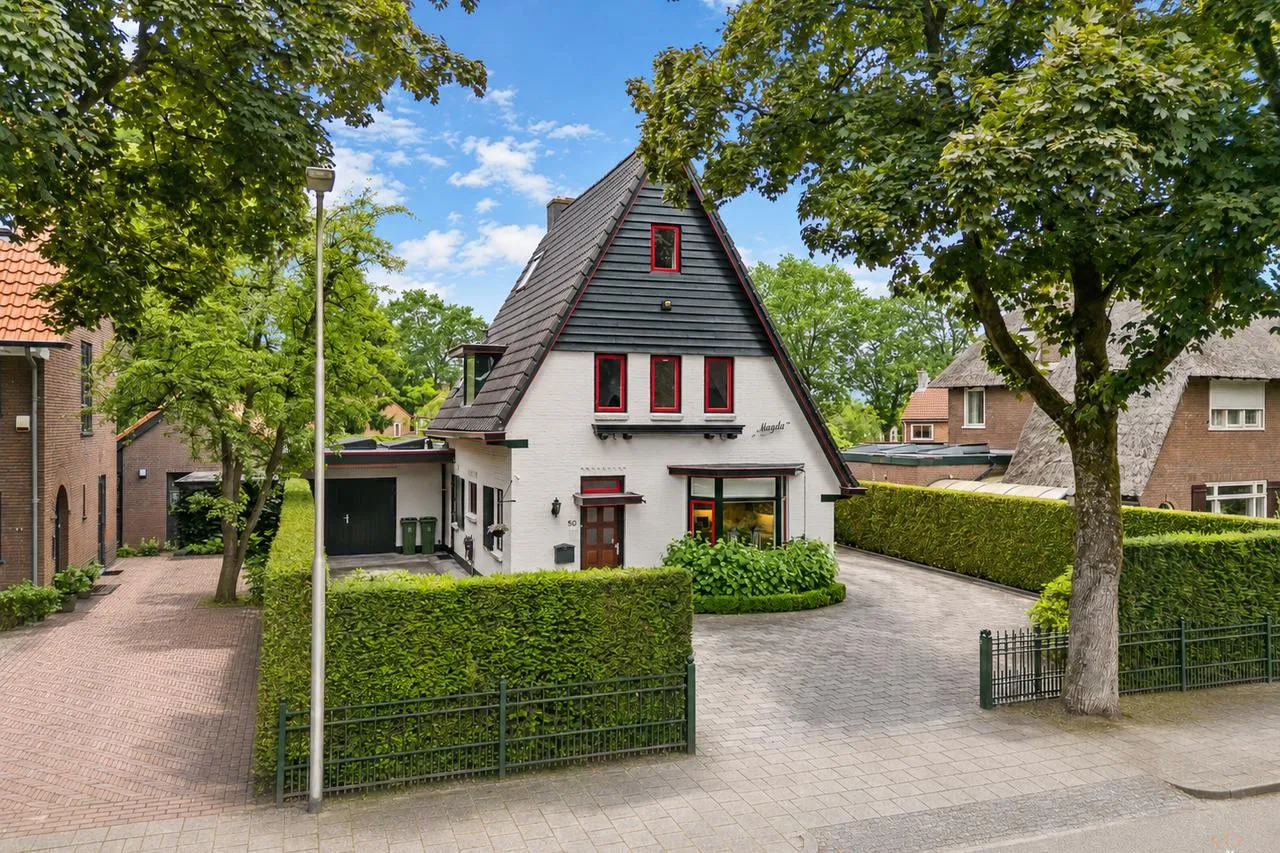 Twee-onder-één-kap te koop: Prins Bernhardlaan 50, Heelsum
