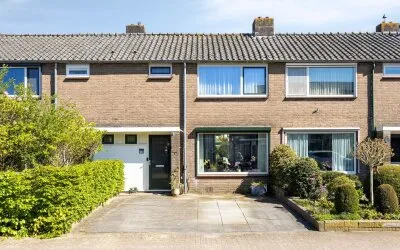 Tussenwoning te koop: Prins Bernhardlaan 73, Maartensdijk Kern Maartensdijk