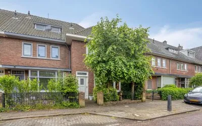 Hoekwoning te koop: Prins Bernhardstraat 12, Oranjebuurt Hillegom