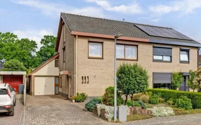 Twee-onder-één-kap te koop: Prins Bernhardstraat 13, Noord Duiven