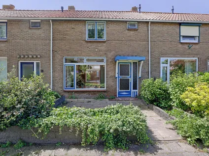 Tussenwoning te koop: Prins Bernhardstraat 20, Stellendam west Stellendam